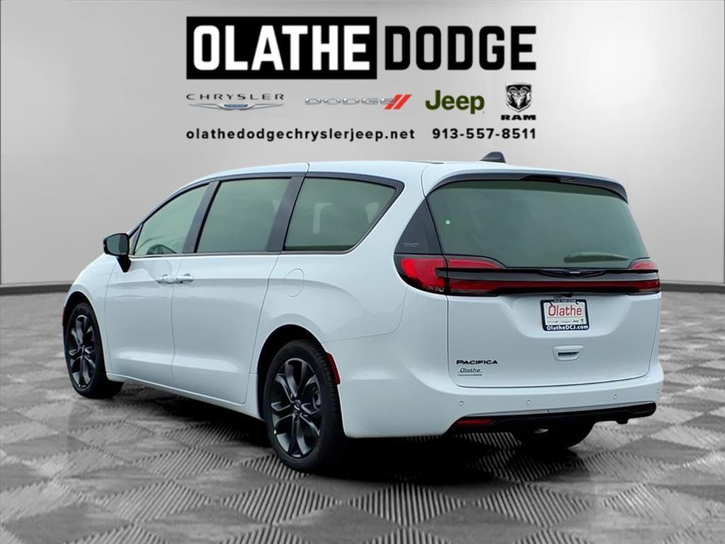 new 2026 Chrysler Pacifica car, priced at $43,305