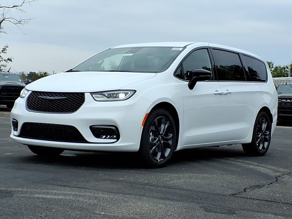 new 2026 Chrysler Pacifica car, priced at $43,305