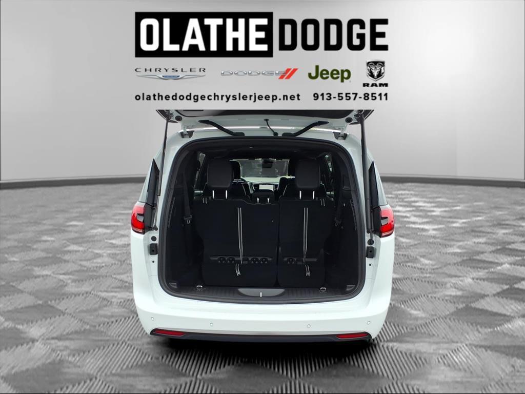 new 2026 Chrysler Pacifica car, priced at $43,305