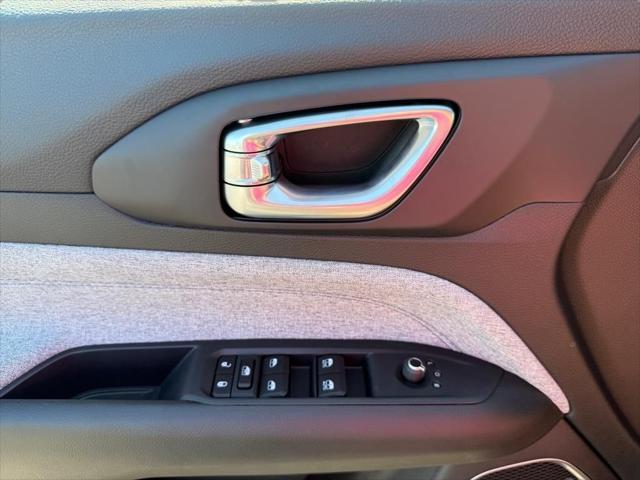 new 2025 Jeep Compass car, priced at $28,900