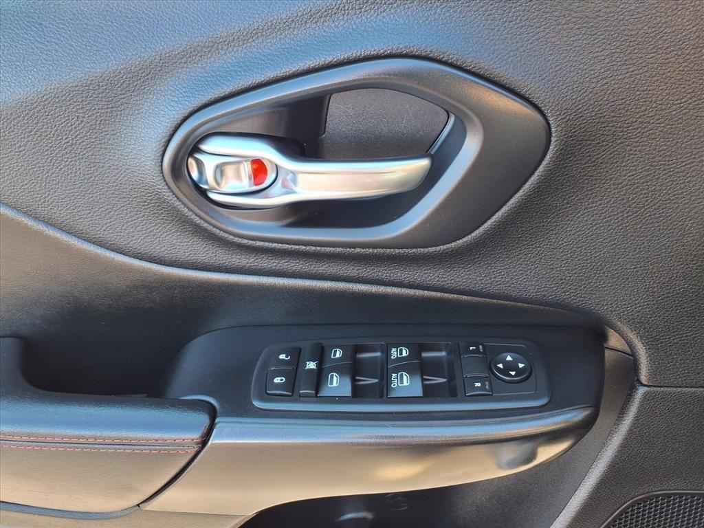 used 2020 Jeep Cherokee car, priced at $23,444