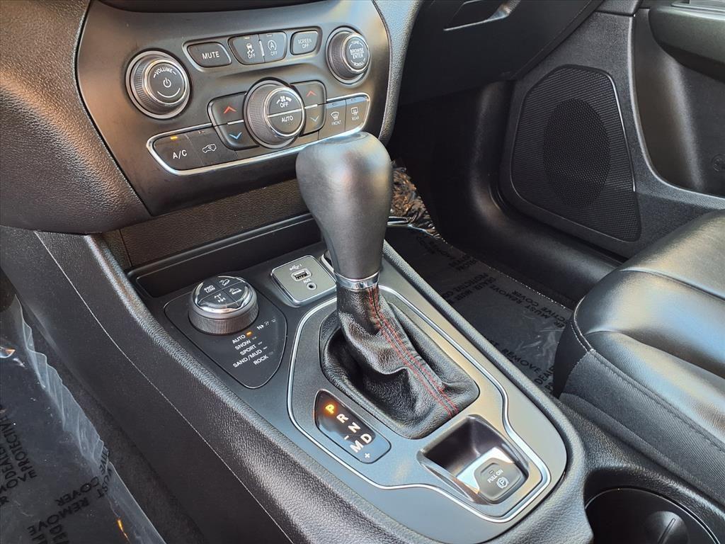 used 2020 Jeep Cherokee car, priced at $23,444