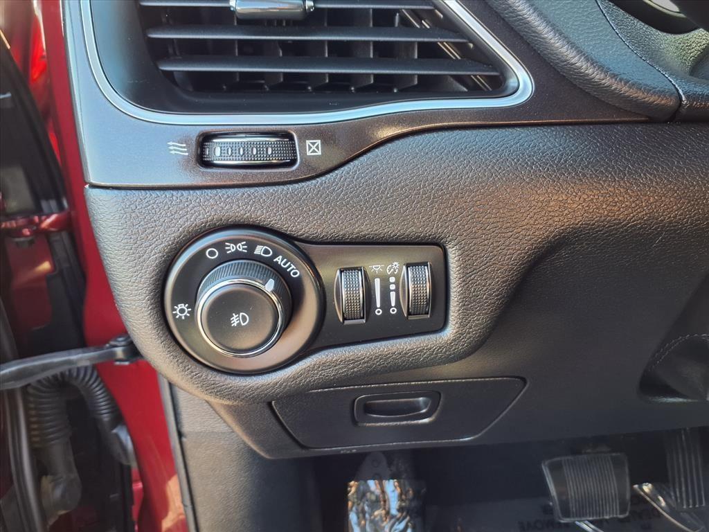 used 2020 Jeep Cherokee car, priced at $23,444