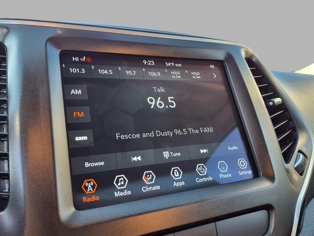 used 2020 Jeep Cherokee car, priced at $23,444