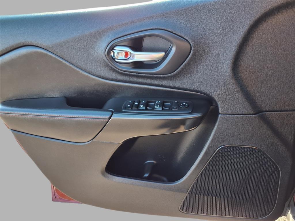 used 2020 Jeep Cherokee car, priced at $23,444