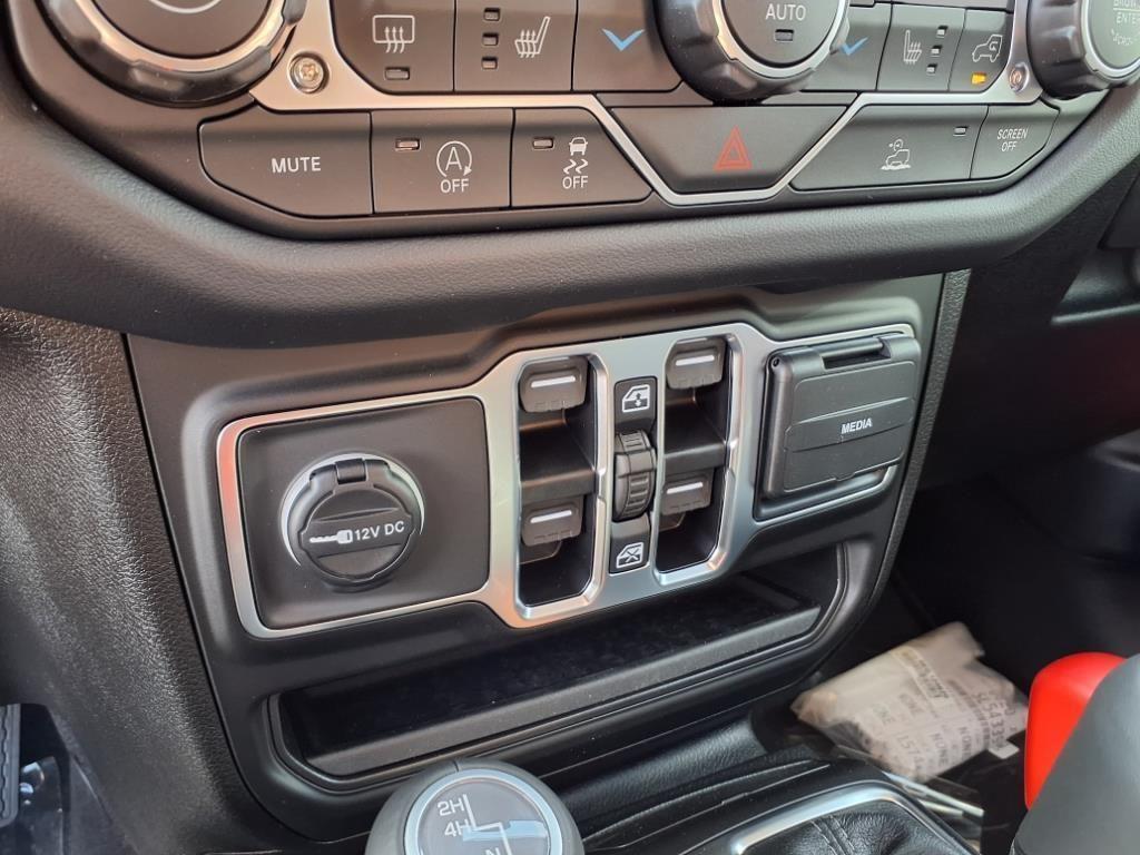 new 2025 Jeep Gladiator car, priced at $41,474