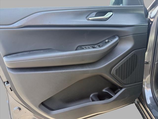 new 2025 Jeep Grand Cherokee car, priced at $40,896