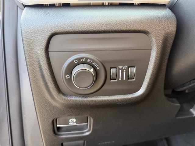 new 2025 Jeep Grand Cherokee car, priced at $40,896