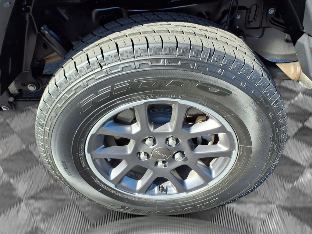 used 2020 Jeep Gladiator car, priced at $23,409