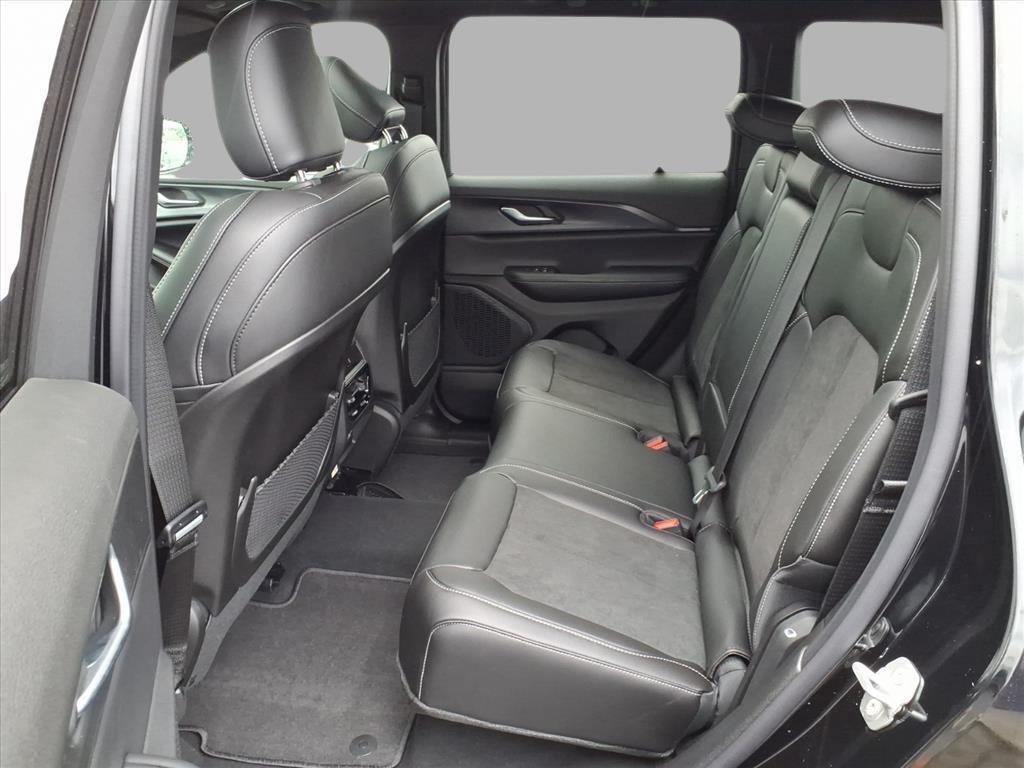 new 2025 Jeep Grand Cherokee car, priced at $39,609