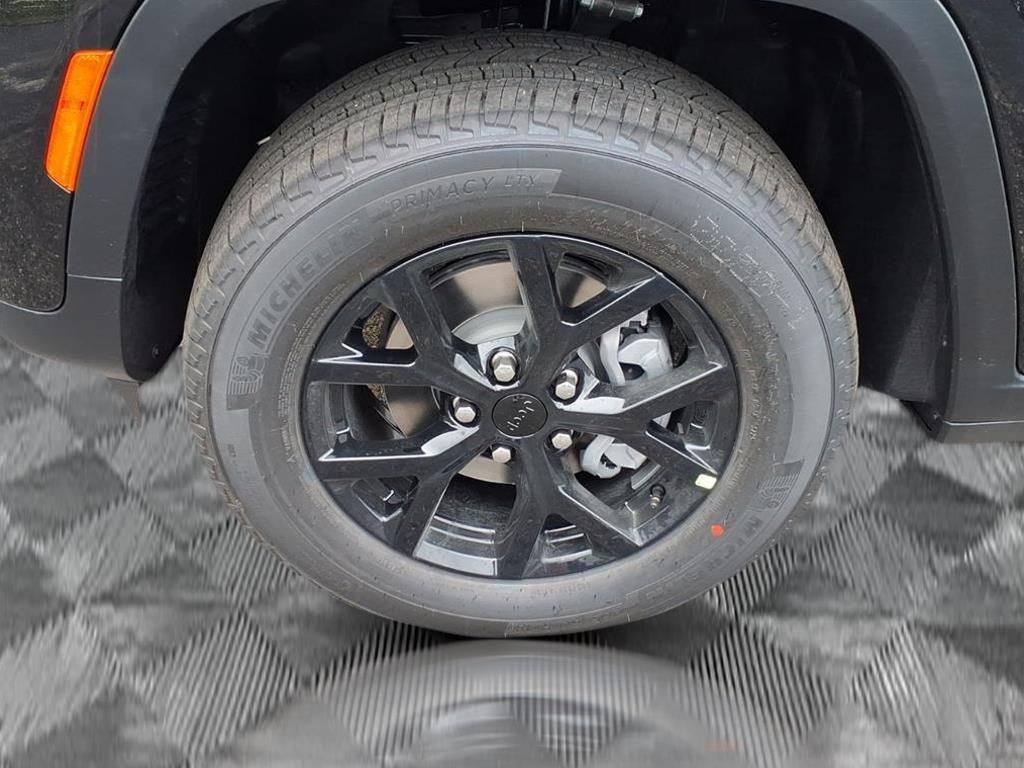 new 2025 Jeep Grand Cherokee car, priced at $39,609