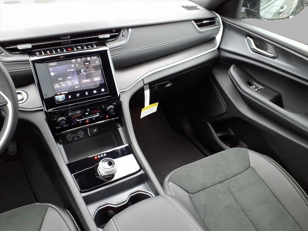 new 2025 Jeep Grand Cherokee car, priced at $39,609