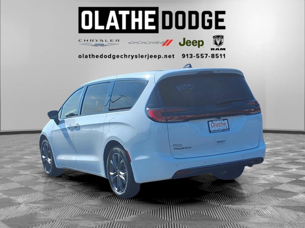 new 2026 Chrysler Pacifica car, priced at $37,400