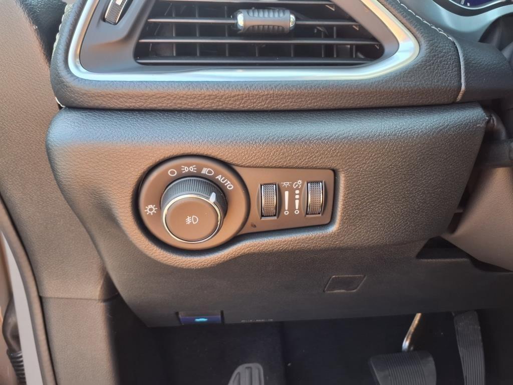 new 2025 Chrysler Pacifica car, priced at $49,995