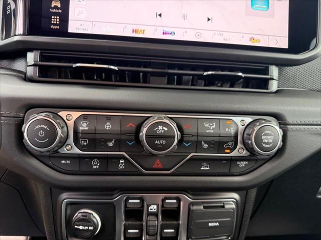 new 2025 Jeep Gladiator car, priced at $49,733