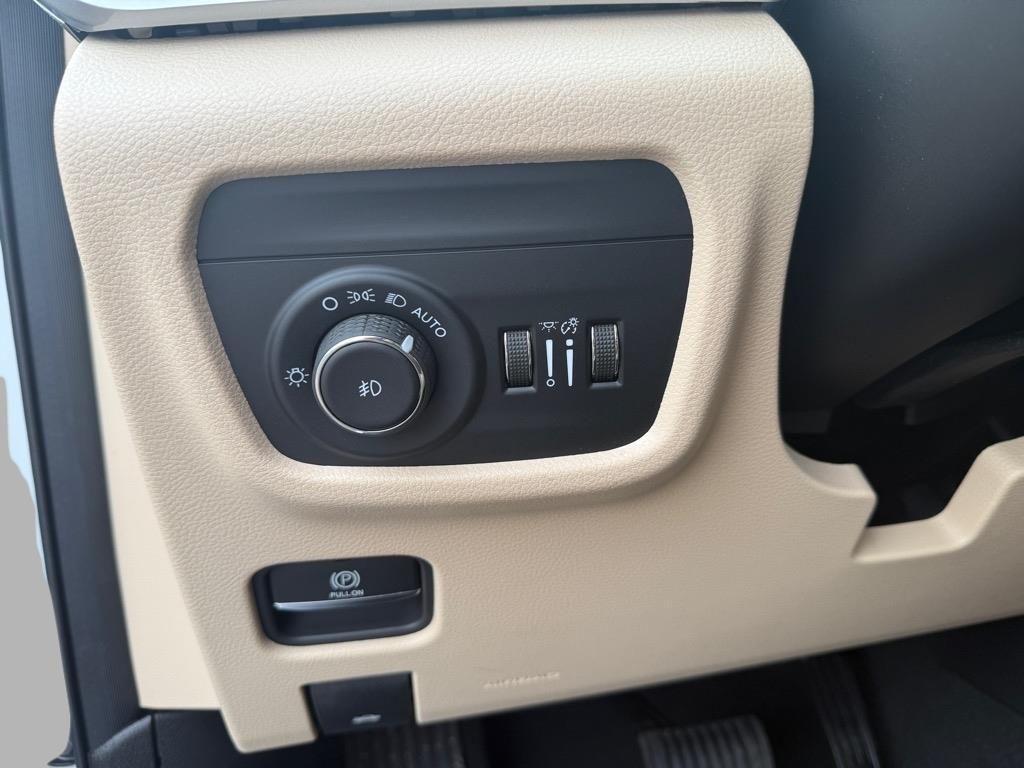 new 2025 Jeep Grand Cherokee L car, priced at $47,248