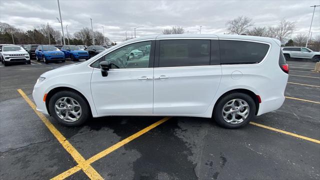 new 2024 Chrysler Pacifica car, priced at $44,415