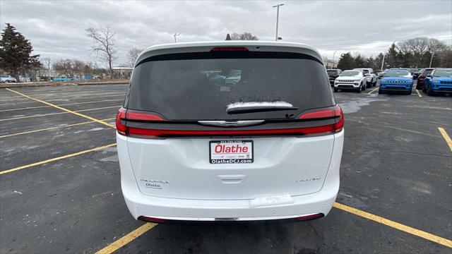 new 2024 Chrysler Pacifica car, priced at $44,415