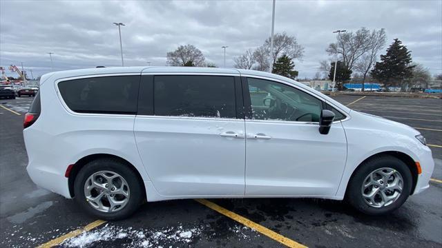 new 2024 Chrysler Pacifica car, priced at $44,415