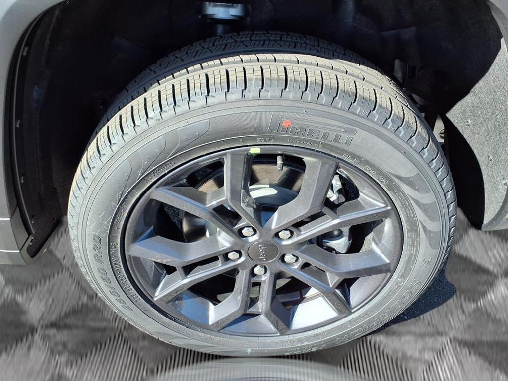 new 2025 Jeep Grand Cherokee L car, priced at $50,924