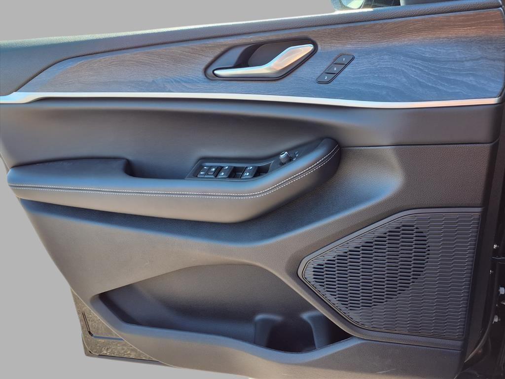 new 2025 Jeep Grand Cherokee L car, priced at $50,924