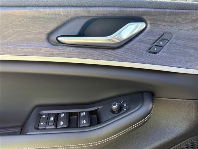 new 2025 Jeep Grand Cherokee car, priced at $45,859