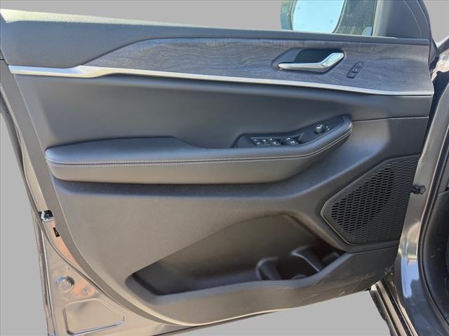 new 2025 Jeep Grand Cherokee car, priced at $45,859