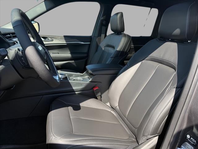 new 2025 Jeep Grand Cherokee car, priced at $45,859