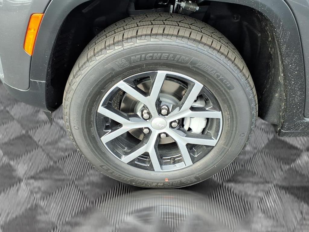 new 2025 Jeep Grand Cherokee car, priced at $44,863