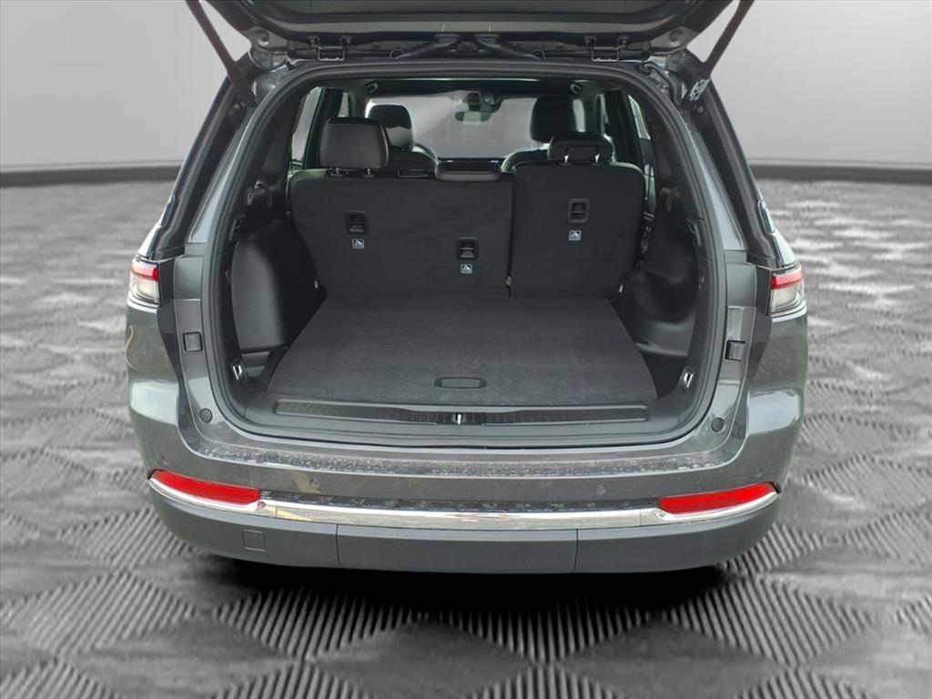 new 2025 Jeep Grand Cherokee car, priced at $44,863