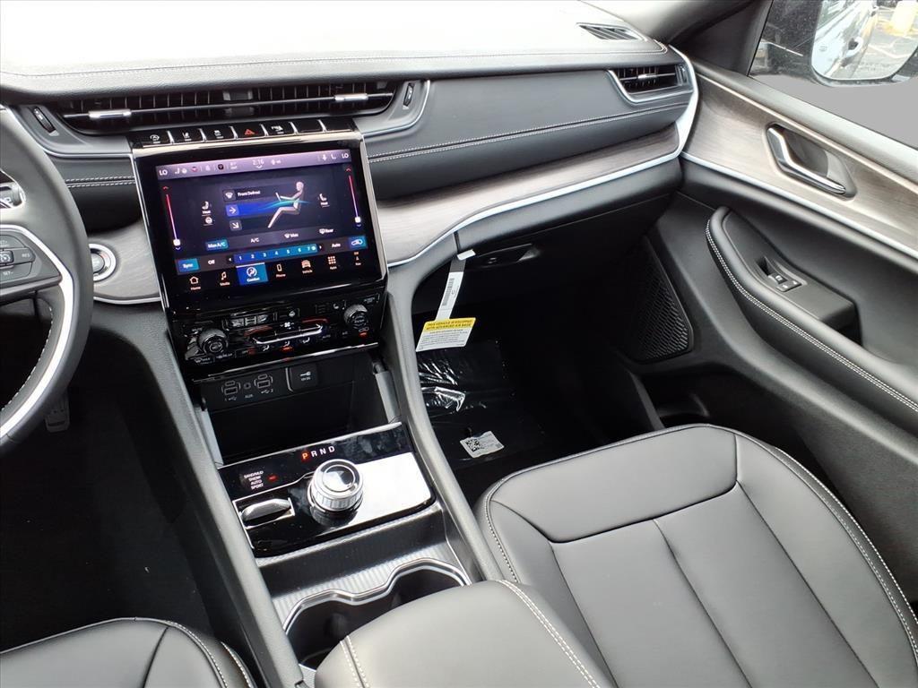 new 2025 Jeep Grand Cherokee car, priced at $44,863