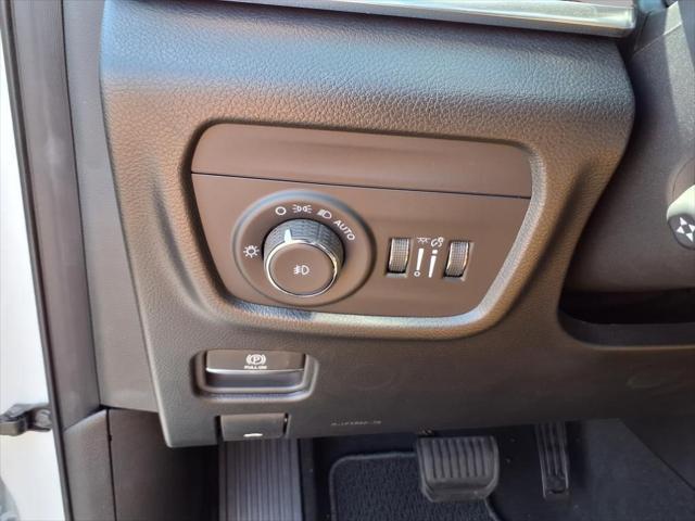 new 2025 Jeep Grand Cherokee car, priced at $54,899
