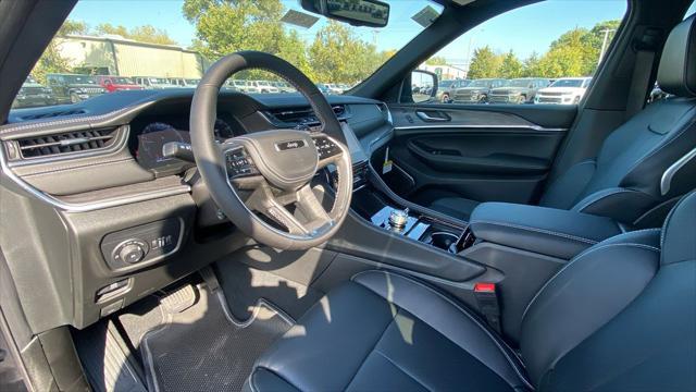 new 2025 Jeep Grand Cherokee car, priced at $58,665