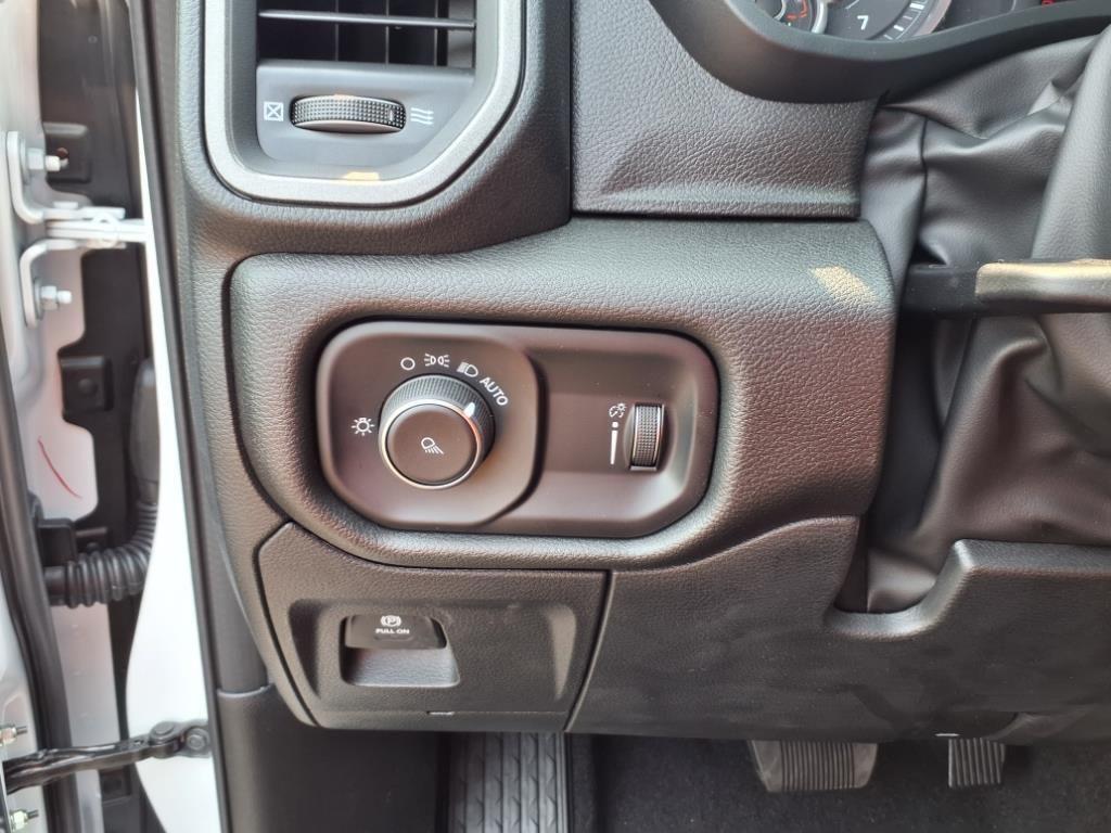 new 2025 Ram 1500 car, priced at $41,620