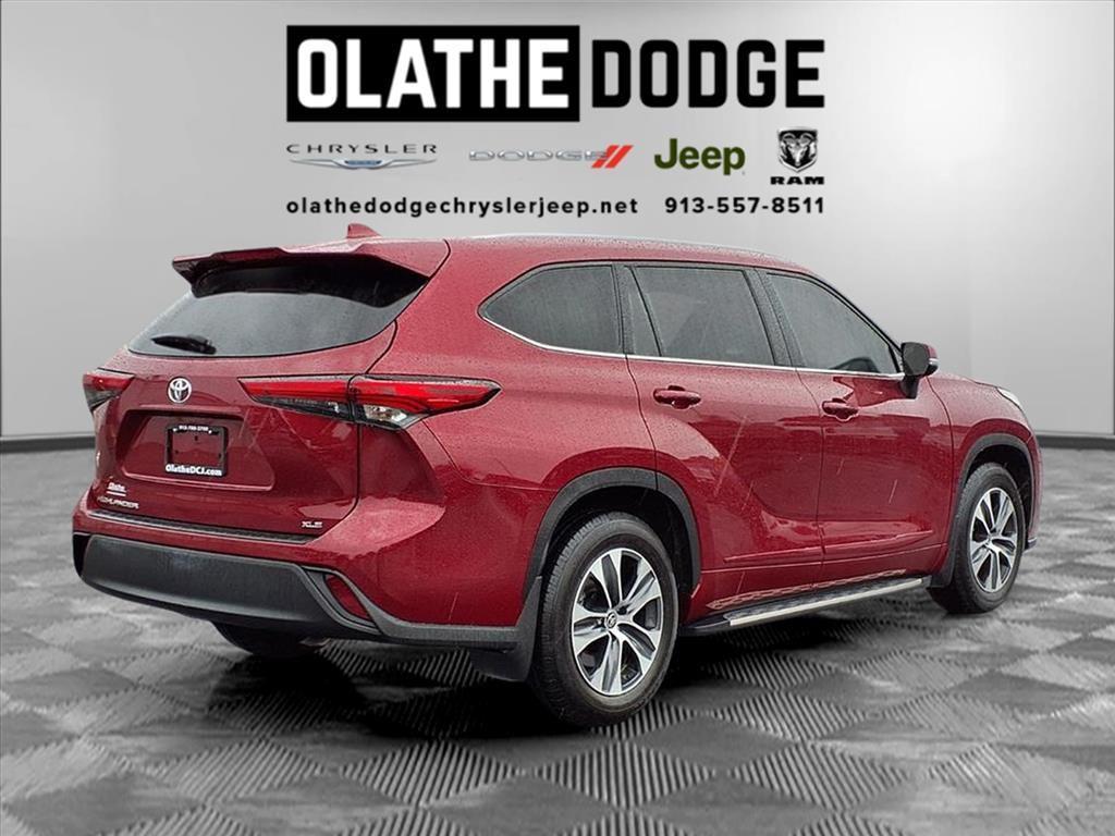 used 2022 Toyota Highlander car, priced at $31,935