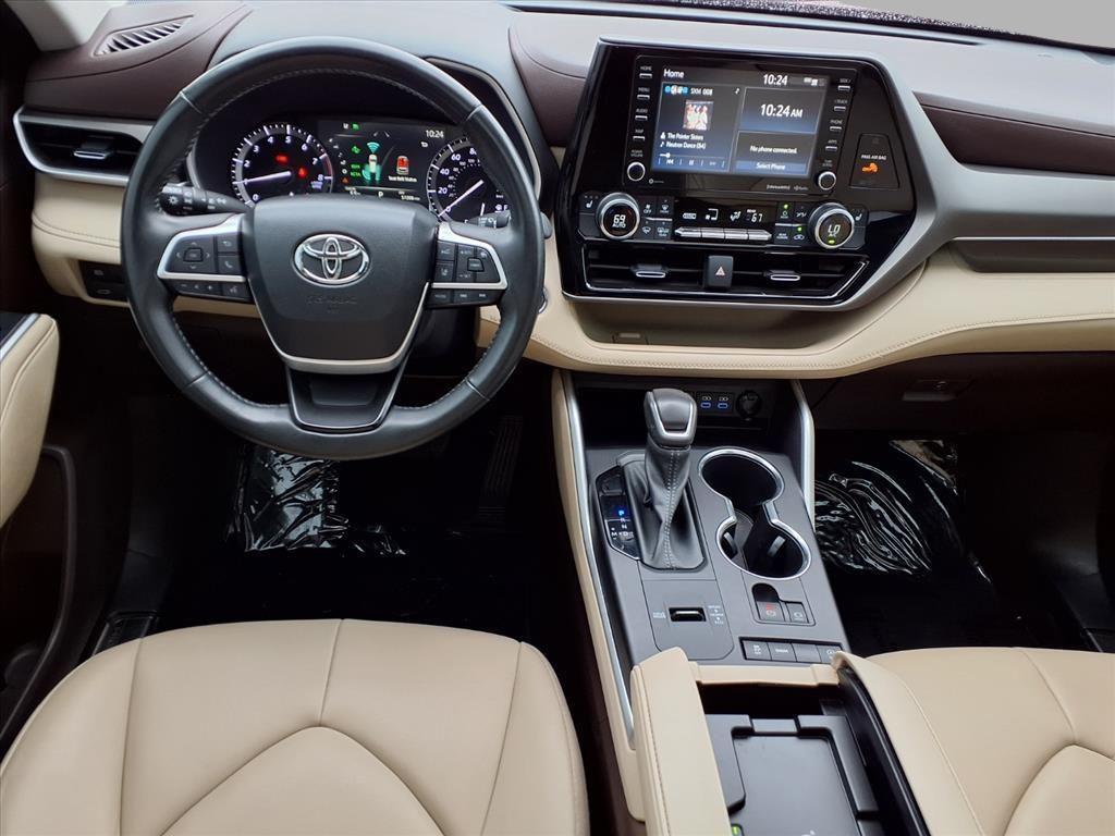used 2022 Toyota Highlander car, priced at $31,935