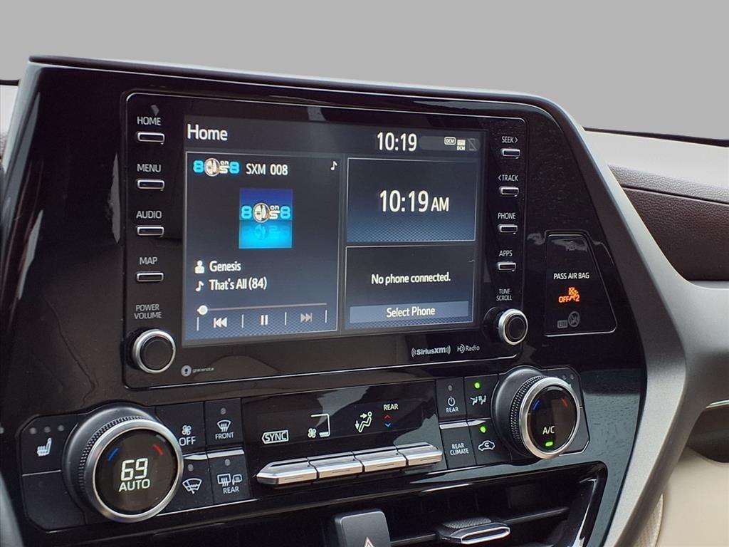 used 2022 Toyota Highlander car, priced at $31,935