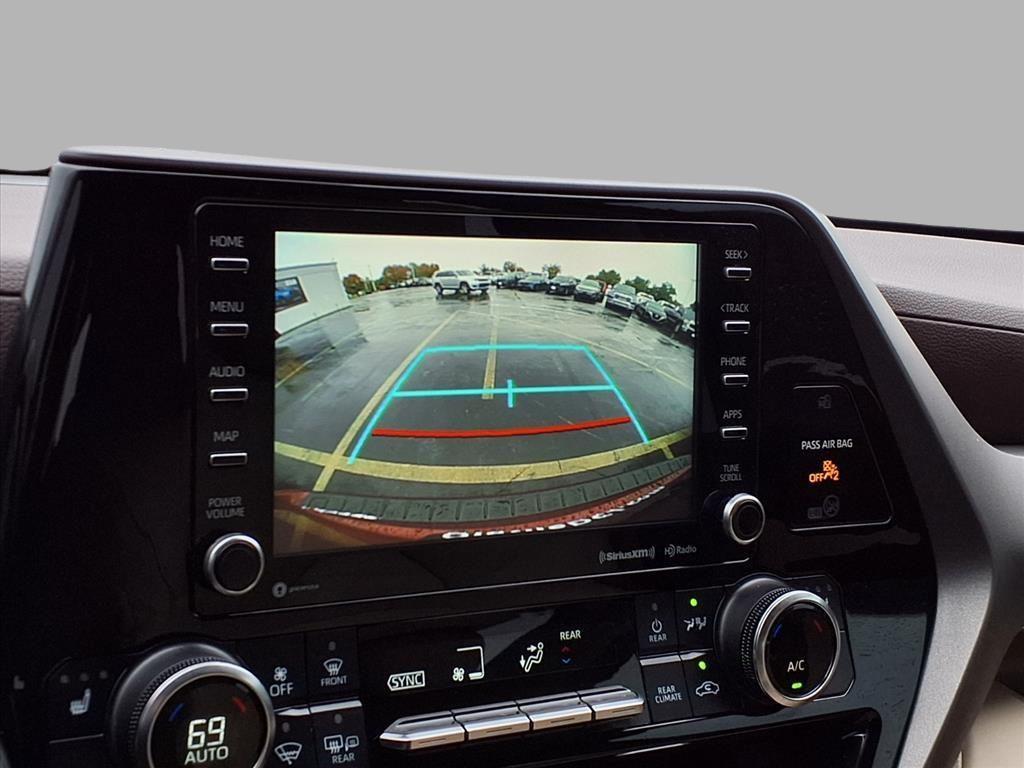 used 2022 Toyota Highlander car, priced at $31,935