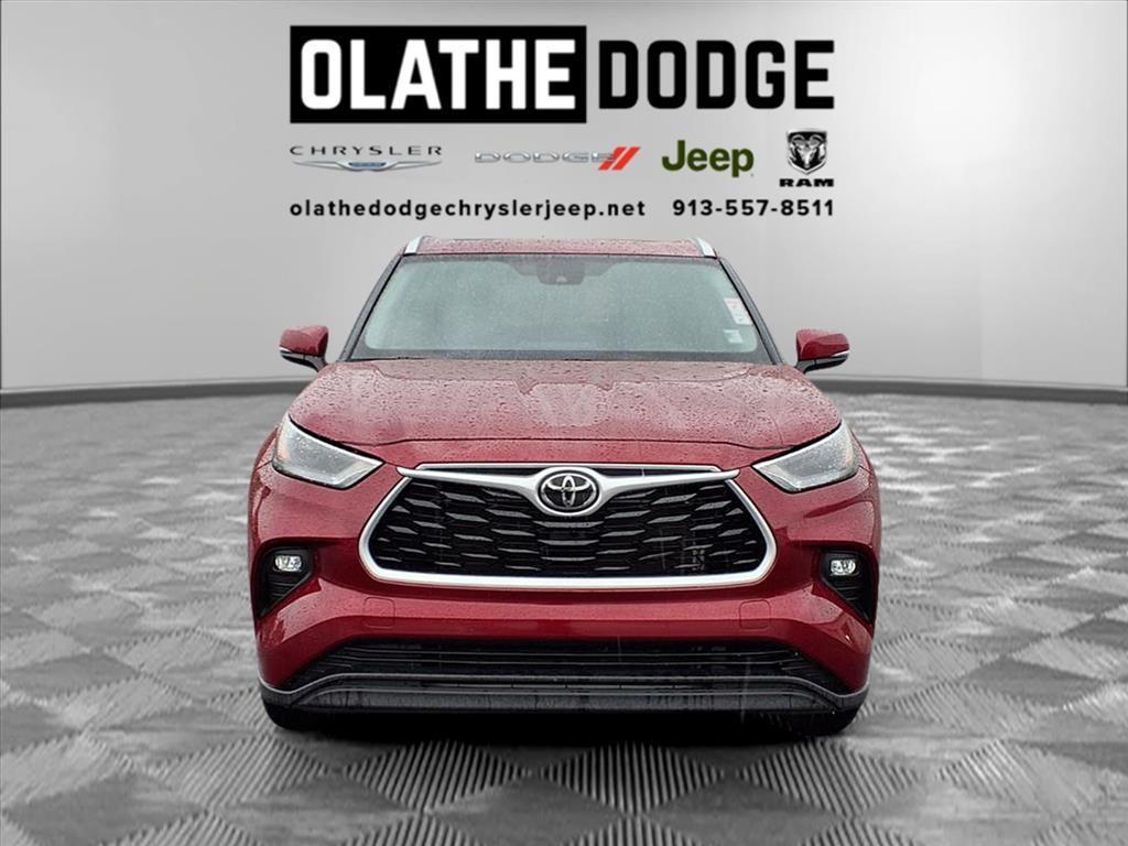 used 2022 Toyota Highlander car, priced at $31,935