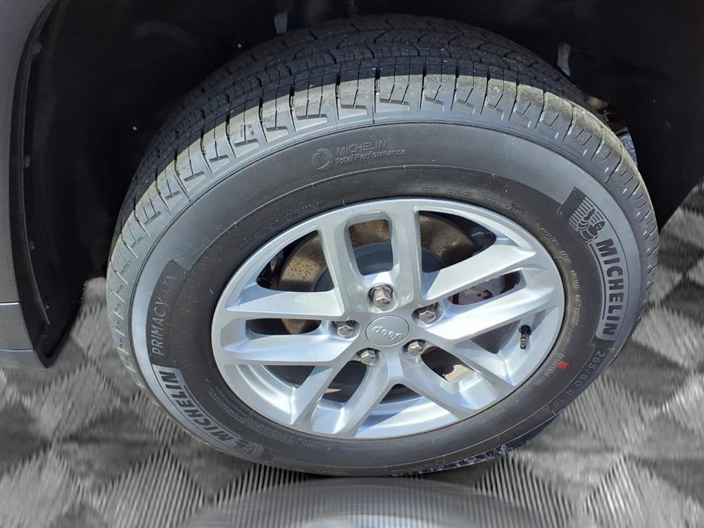 new 2025 Jeep Grand Cherokee car, priced at $36,993