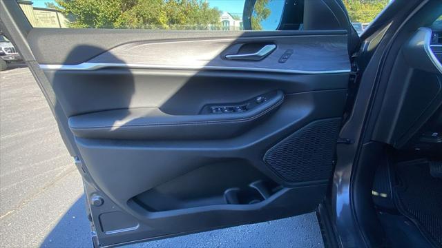 new 2025 Jeep Grand Cherokee car, priced at $46,811