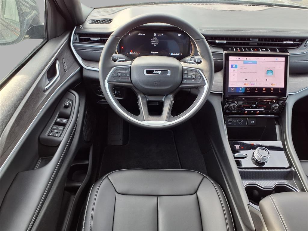 new 2025 Jeep Grand Cherokee car, priced at $43,203