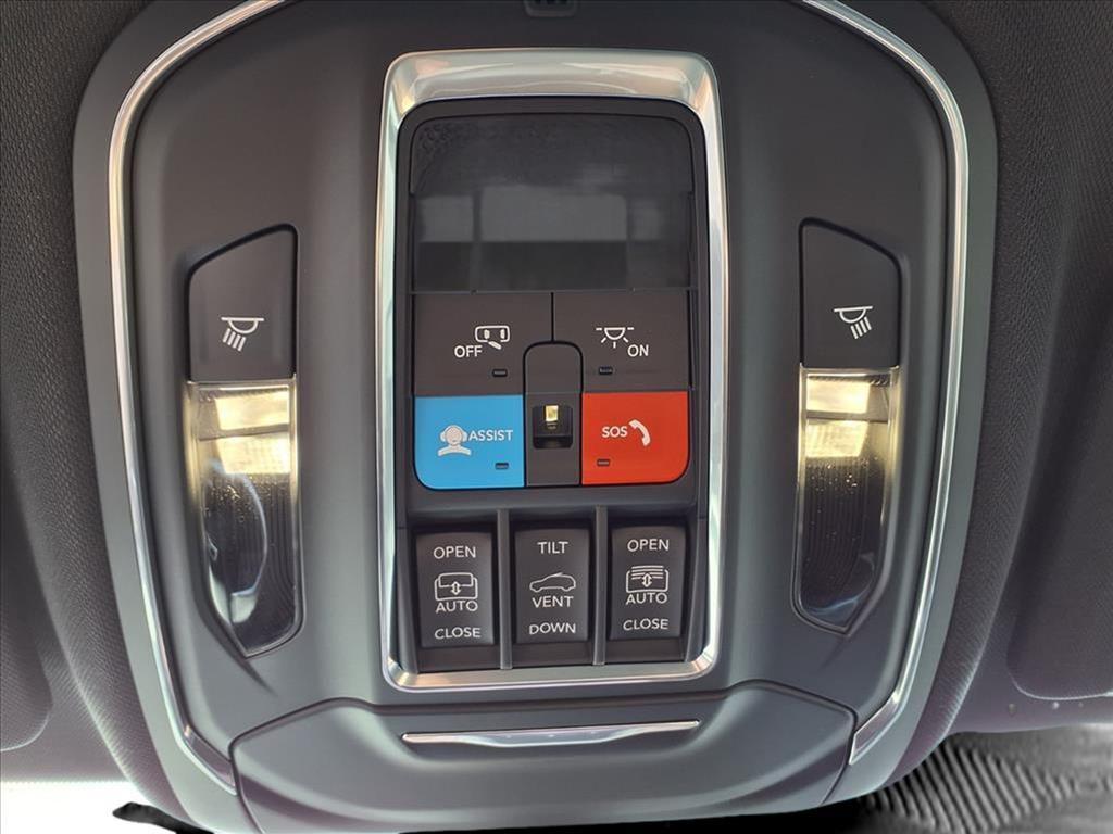 new 2025 Jeep Grand Cherokee car, priced at $43,203