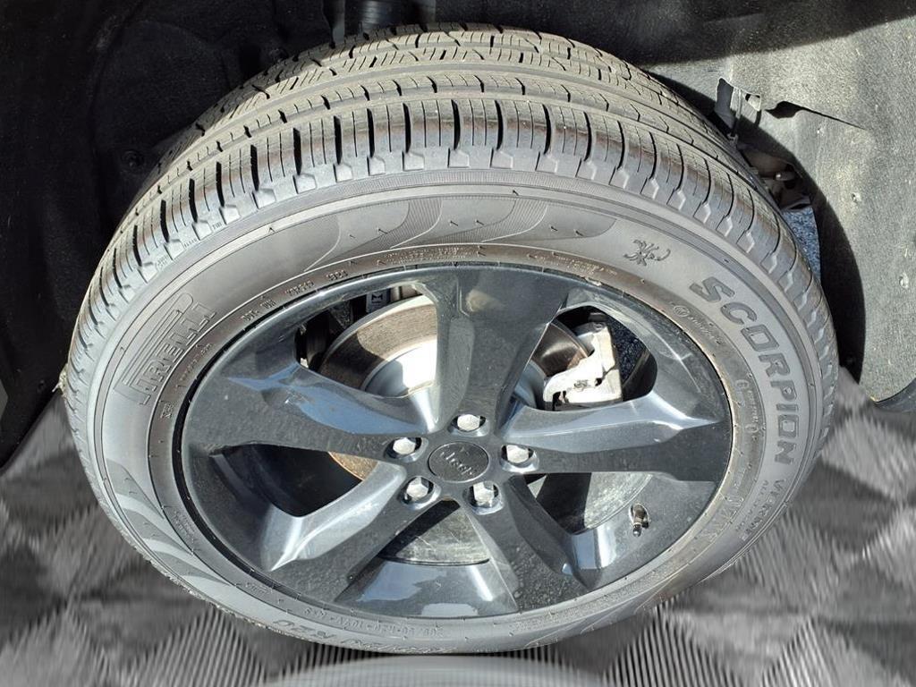 new 2025 Jeep Grand Cherokee car, priced at $43,203