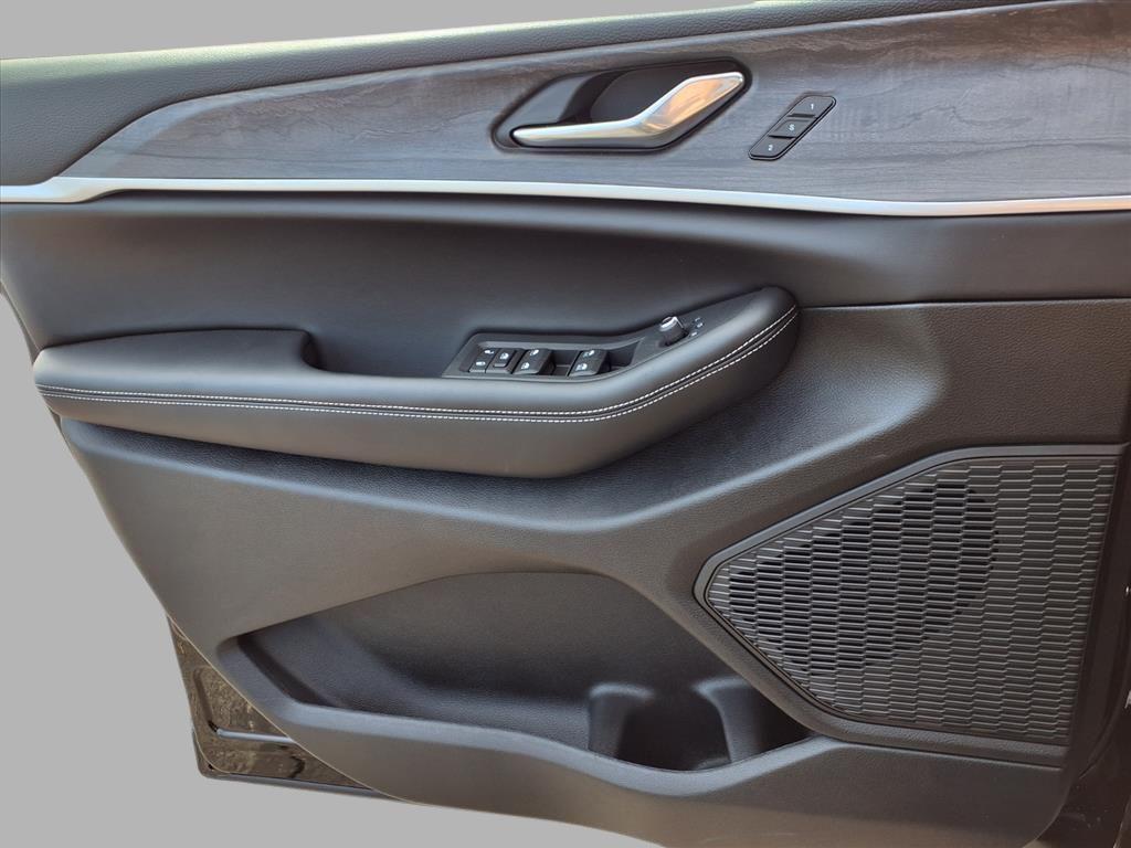 new 2025 Jeep Grand Cherokee car, priced at $43,203