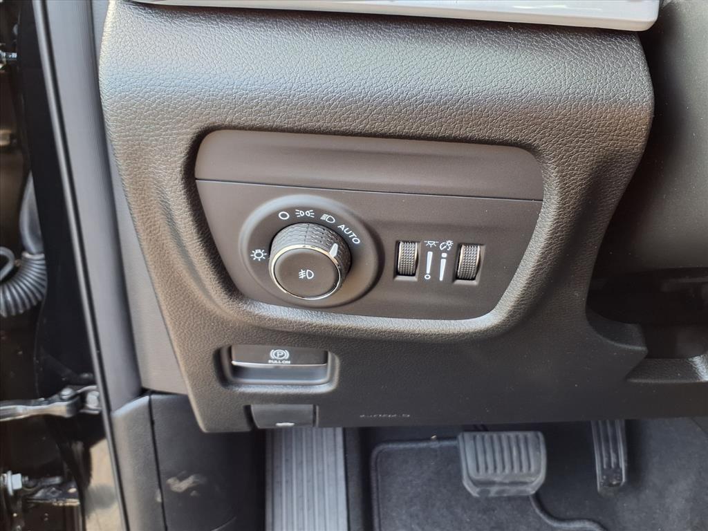 new 2025 Jeep Grand Cherokee car, priced at $43,203