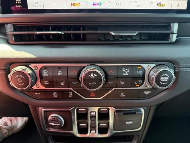 new 2025 Jeep Gladiator car, priced at $40,150