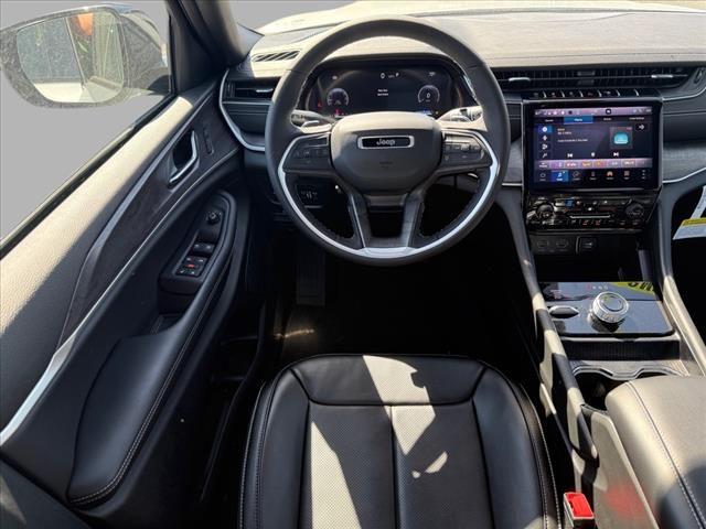 new 2025 Jeep Grand Cherokee car, priced at $50,170