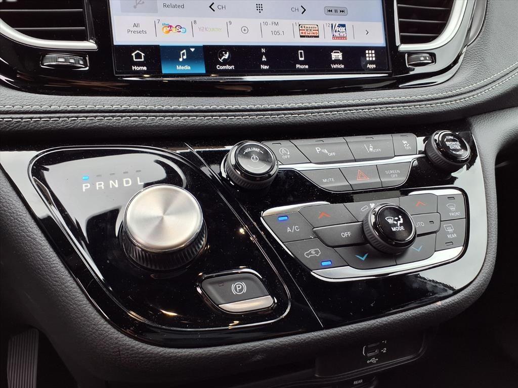 new 2026 Chrysler Pacifica car, priced at $43,370