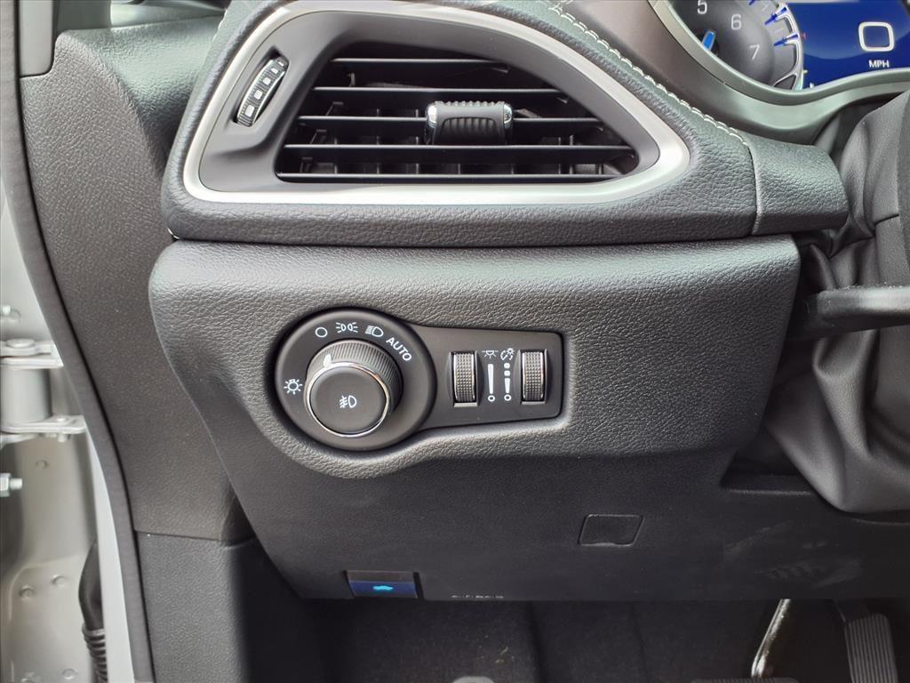 new 2026 Chrysler Pacifica car, priced at $43,370